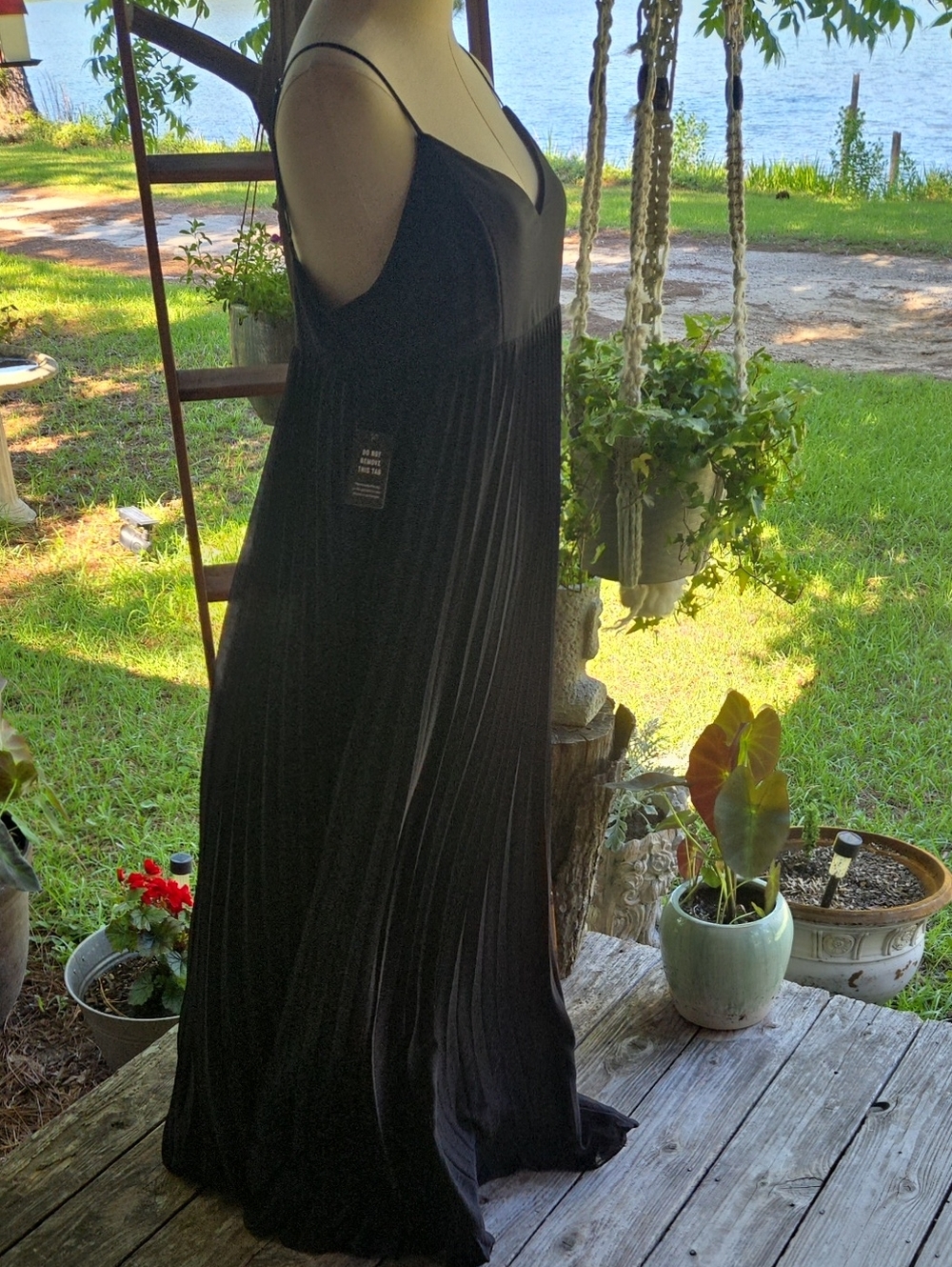 Express Black Empire Waist Pleated Lower Maxi Dress Size Medium - Picture 5 of 11